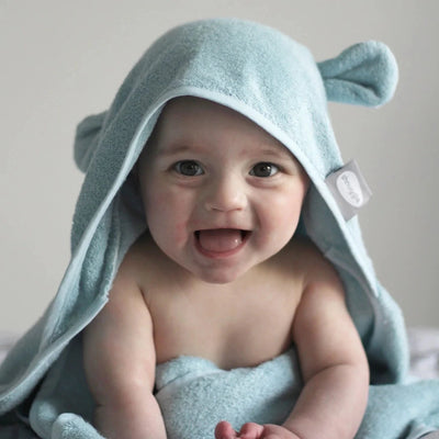 Shnuggle Wearable Baby Towel - Winkalotts